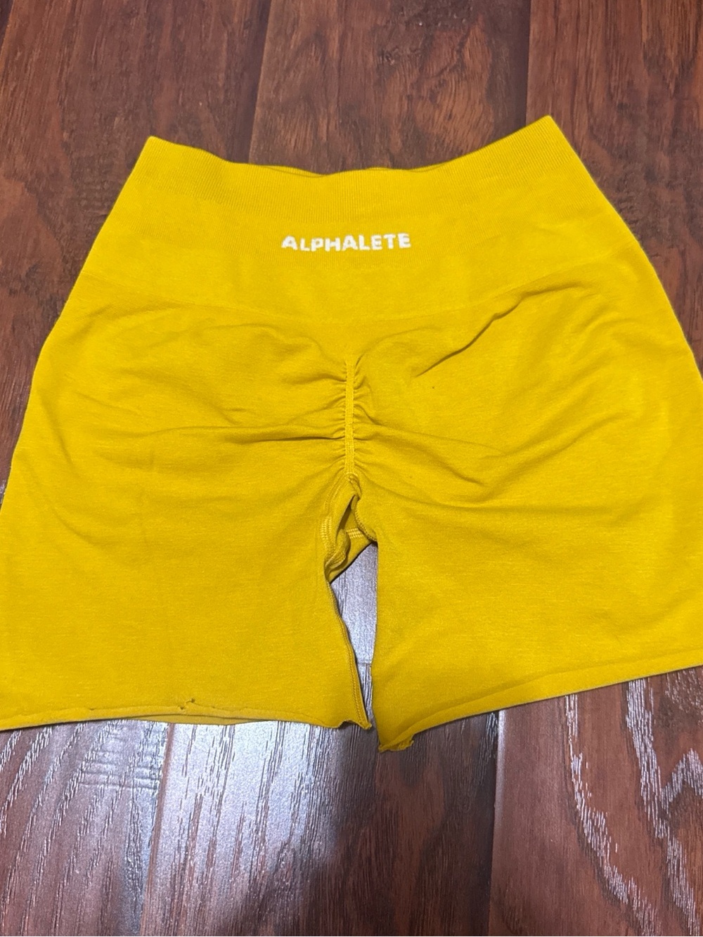 Alphalete Amplify Shorts - Yellow (M)
